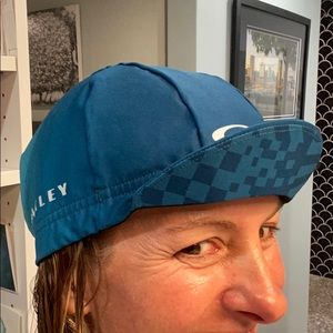 Oakley cycling cap LIKE NEW